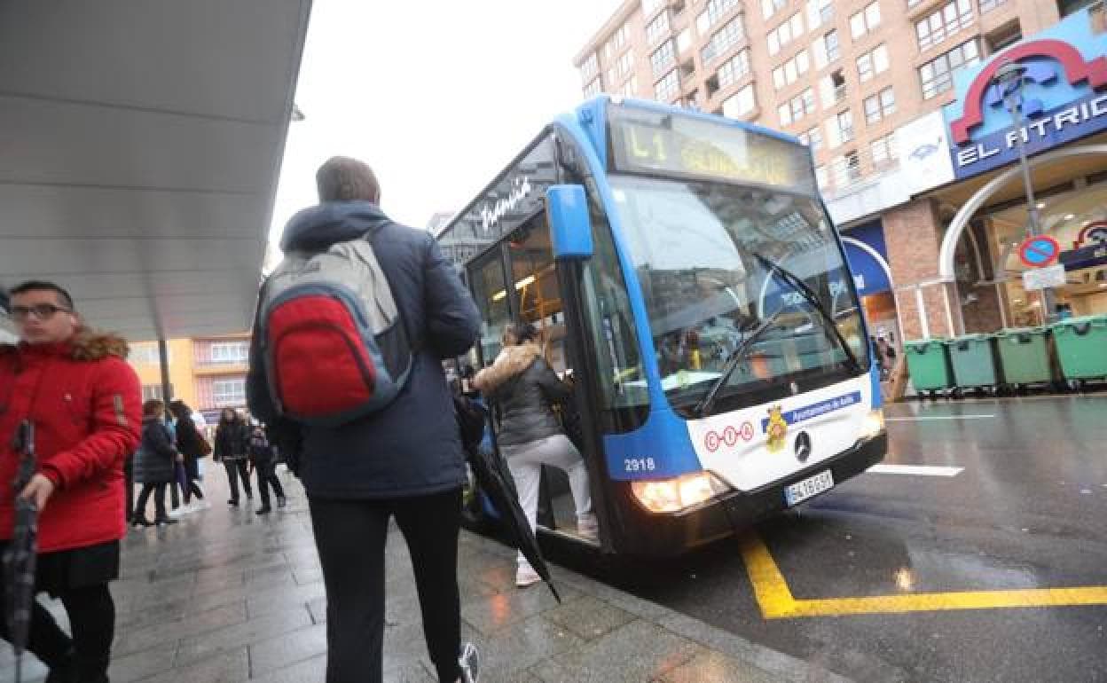 La Huelga De Autobuses Urbanos Se Desarrolla Sin Incidentes Durante Las ...